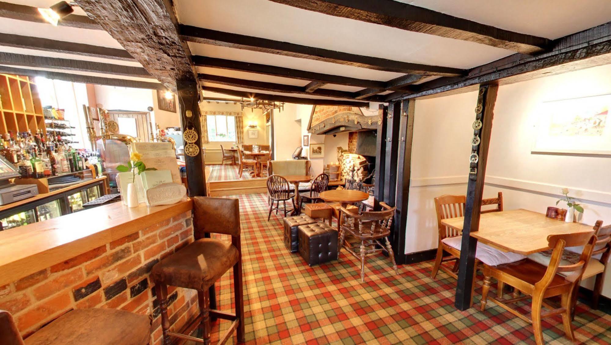 The Nags Head Hotel Great Missenden Exterior photo